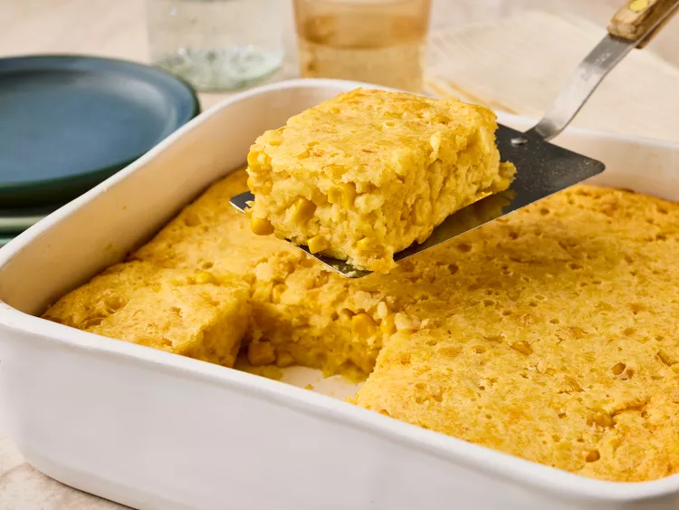 Easy Creamy Corn Casserole Recipe for Thanksgiving