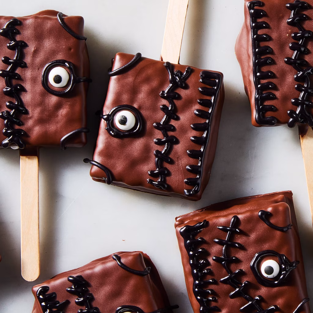 15 Easy Halloween Treat Ideas for Kids and Spooky Party Nights Easy Halloween Treat
